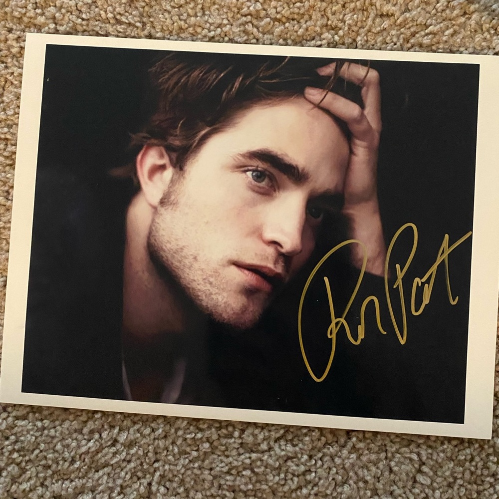 Robert Pattinson Signed autograph photo